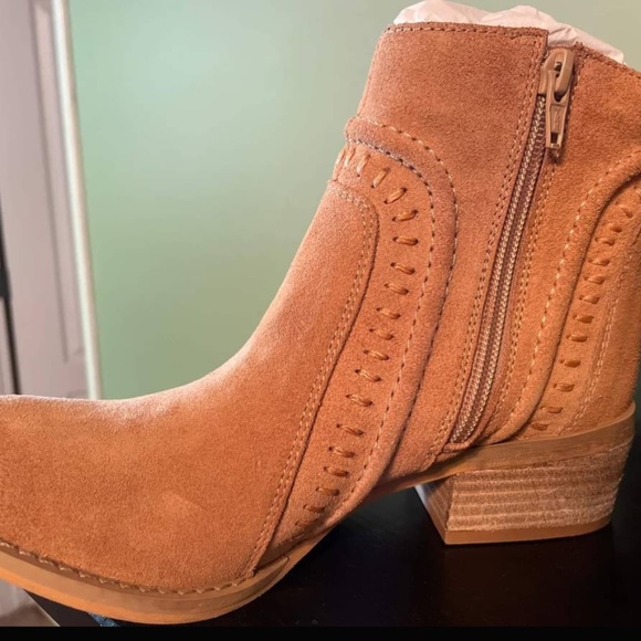 Brand new nomad boots size 7 - Picture 2 of 3